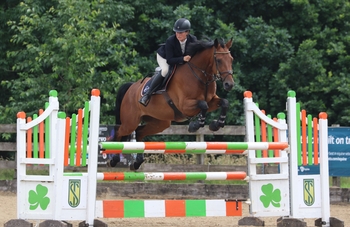 Emma Sargeant wins the Equissage Pulse Senior British Novice Second Round at Eland Lodge Equestrian 